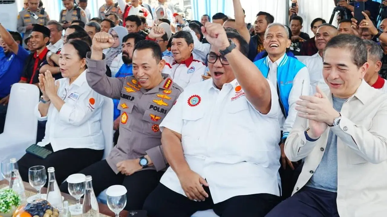 Kapolri Listyo Sigit Berkomitmen Perjuangkan Kesejahteraan Buruh Hingga Akhir
