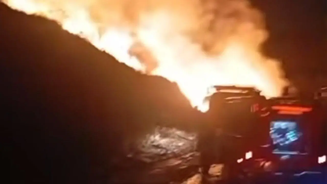Kebakaran Melanda TPA Cipayung Depok, 4 Unit Damkar Dikerahkan