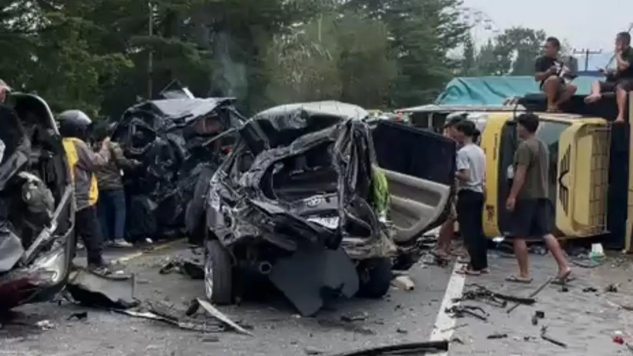 Kecelakaan Beruntun 8 Kendaraan di Sibolangit, 2 Orang Meninggal