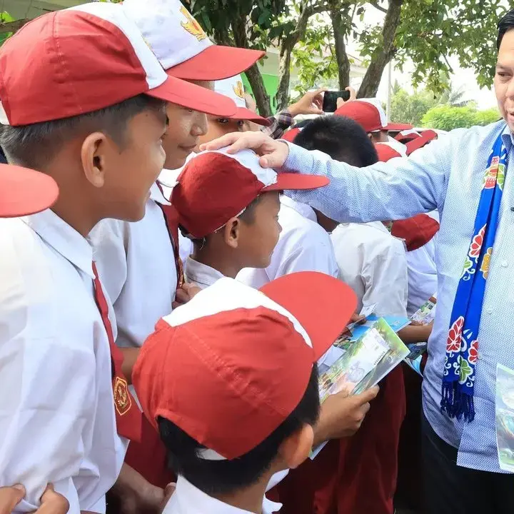 Ketua DPD RI Pastikan Komitmen Prabowo Penuhi Kebutuhan Dasar Warga