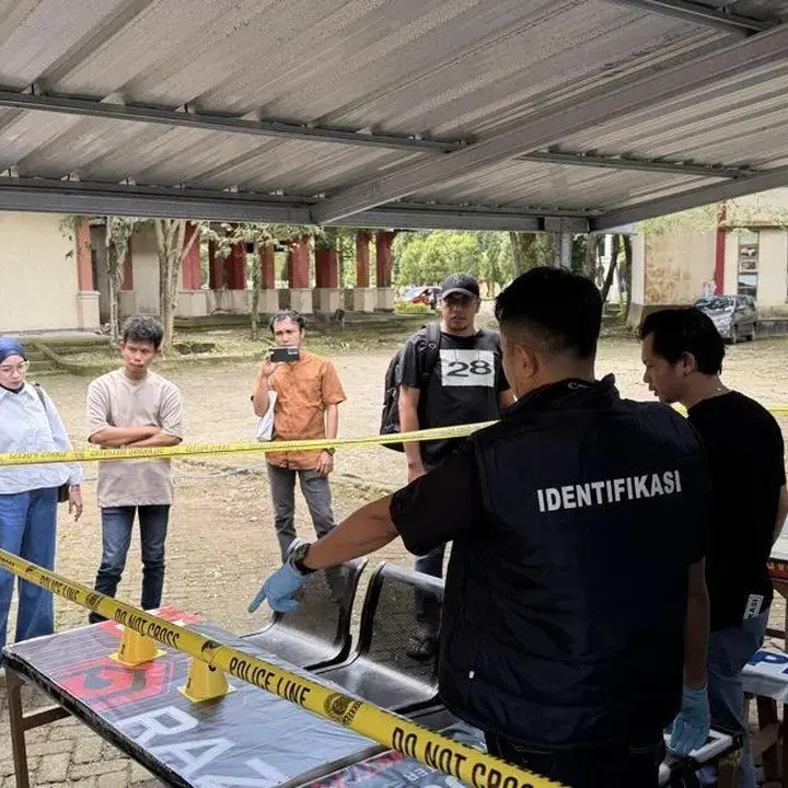 Ketua DPRD Bone Diduga Lempari Staf dengan Kue, Polisi Gelar Olah TKP