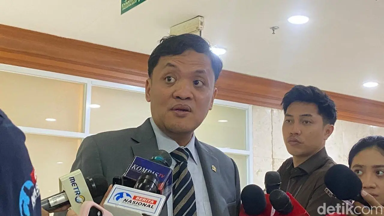 Komisi III DPR Akan Koordinasi dengan Kejagung untuk Pastikan Status Penahanan Febrie Adriansyah