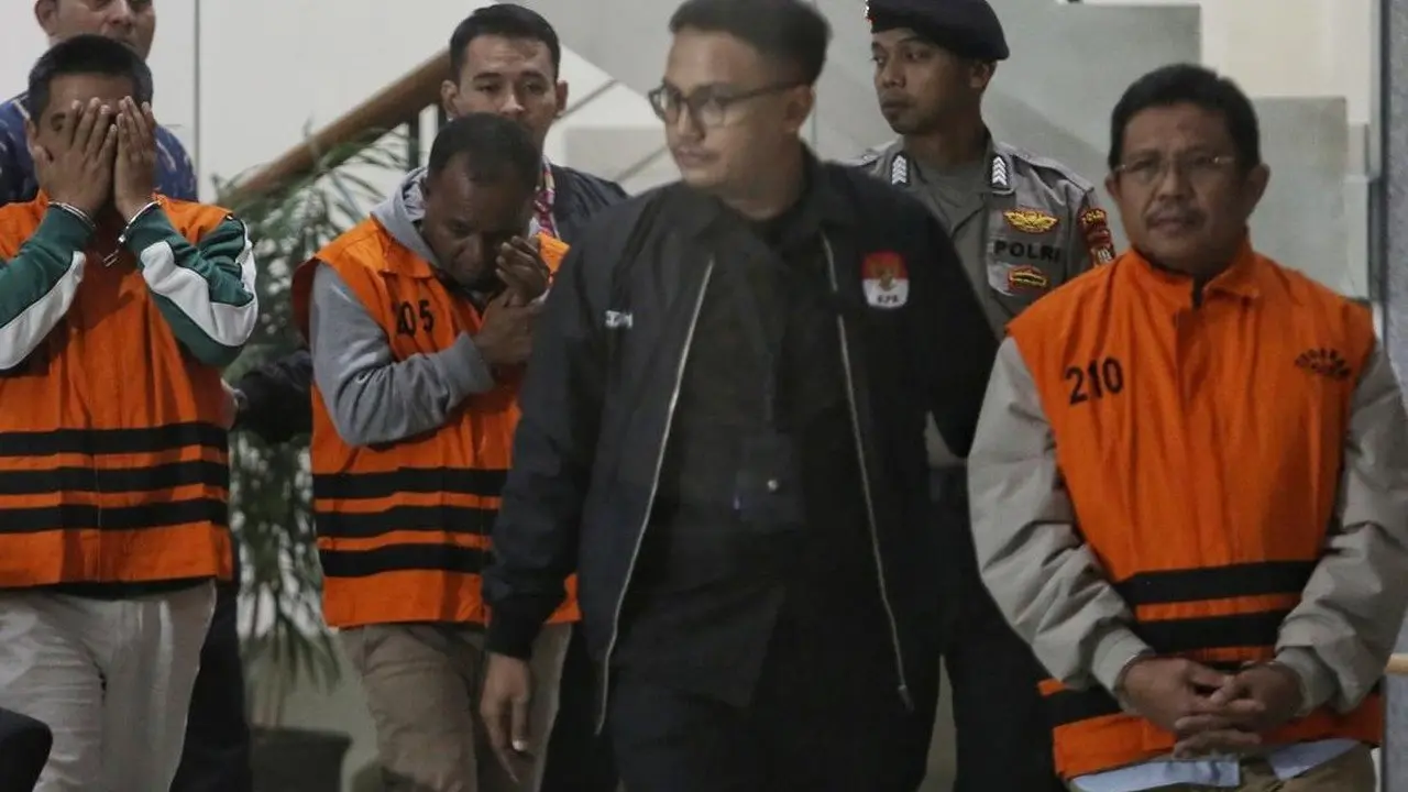 KPK Lacak Perusahaan 'Bendera' Penerima Fee Proyek Bupati Lombok Barat