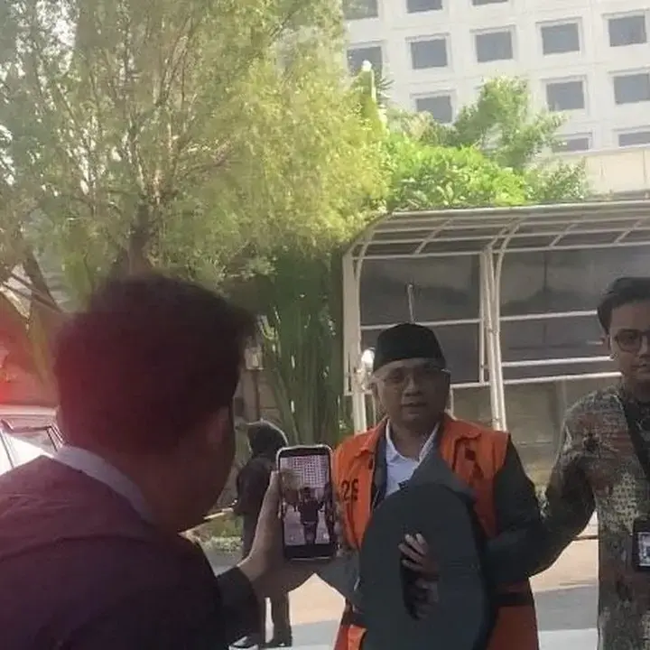 KPK Serahkan Berkas Perkara Yaqut, Kasus Dugaan Korupsi Kuota Haji Masuk Tahap Penuntutan