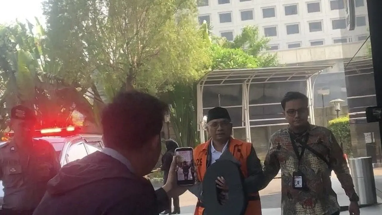 KPK Serahkan Berkas Perkara Yaqut, Kasus Dugaan Korupsi Kuota Haji Masuk Tahap Penuntutan