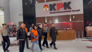 KPK Tahan Bupati Sukoharjo Etik Suryani Setelah OTT