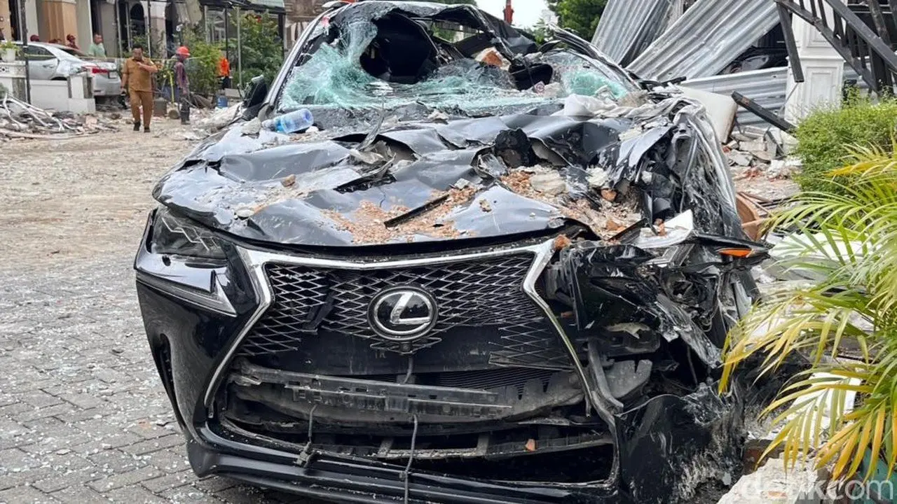 Ledakan Rumah Mewah di Medan: Mobil Mewah Lexus dan Lainnya Ikut Rusak