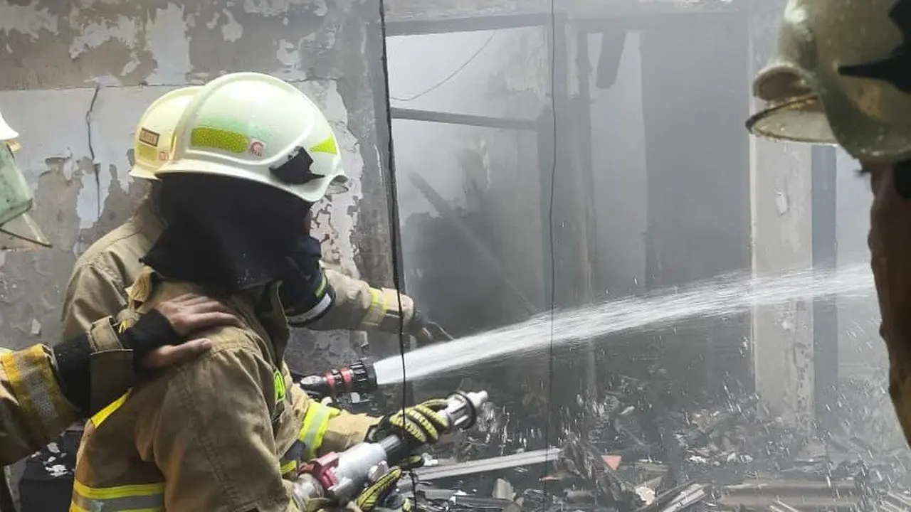 Listrik Korslet Diduga Jadi Penyebab Kebakaran Rumah di Koja, Rawa Badak Utara
