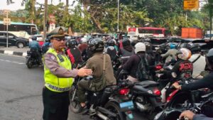 Macet Di Sejumlah Ruas Jakarta Saat Hari Pertama Sekolah