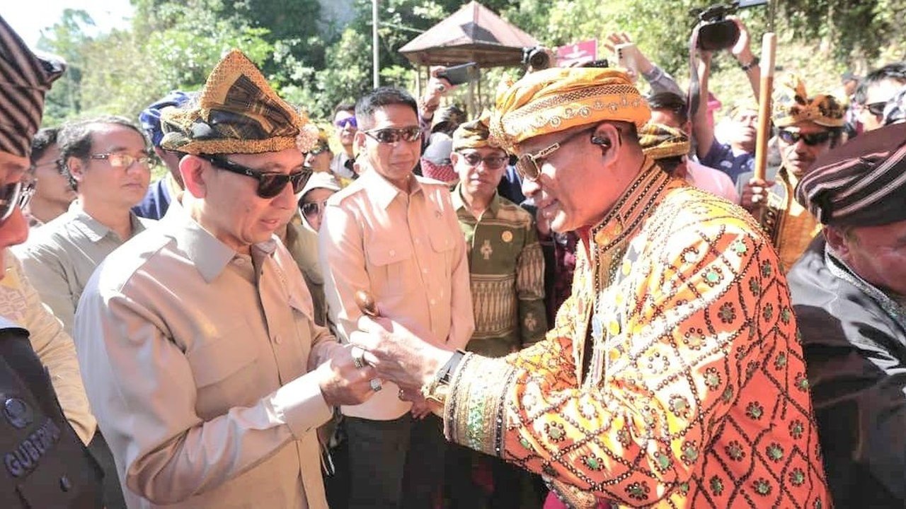 Menbud Buka Festival Liangkobori IV, Tekankan Pelindungan Situs Prasejarah Muna