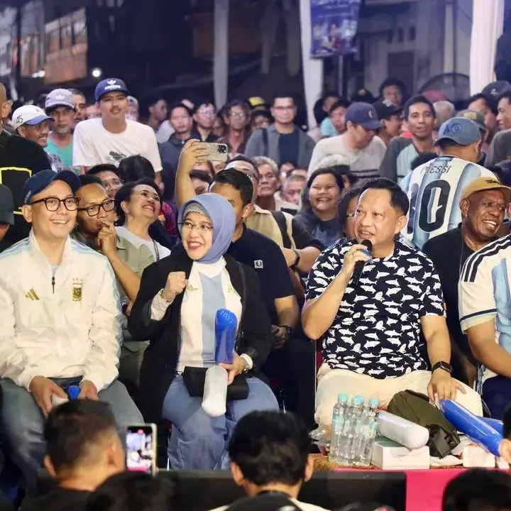 Mendagri Tito Karnavian: Nobar Piala Dunia Bangun Kebersamaan dan Gerakkan Ekonomi