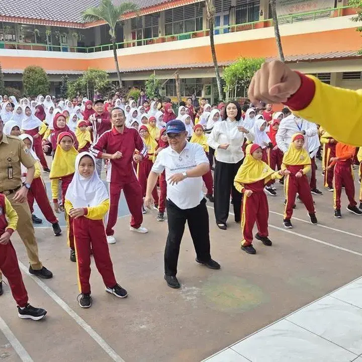 Mendikdasmen Datangi SDN Srengseng Sawah 15 Pasca Ancaman Bom, Gelar Trauma Healing