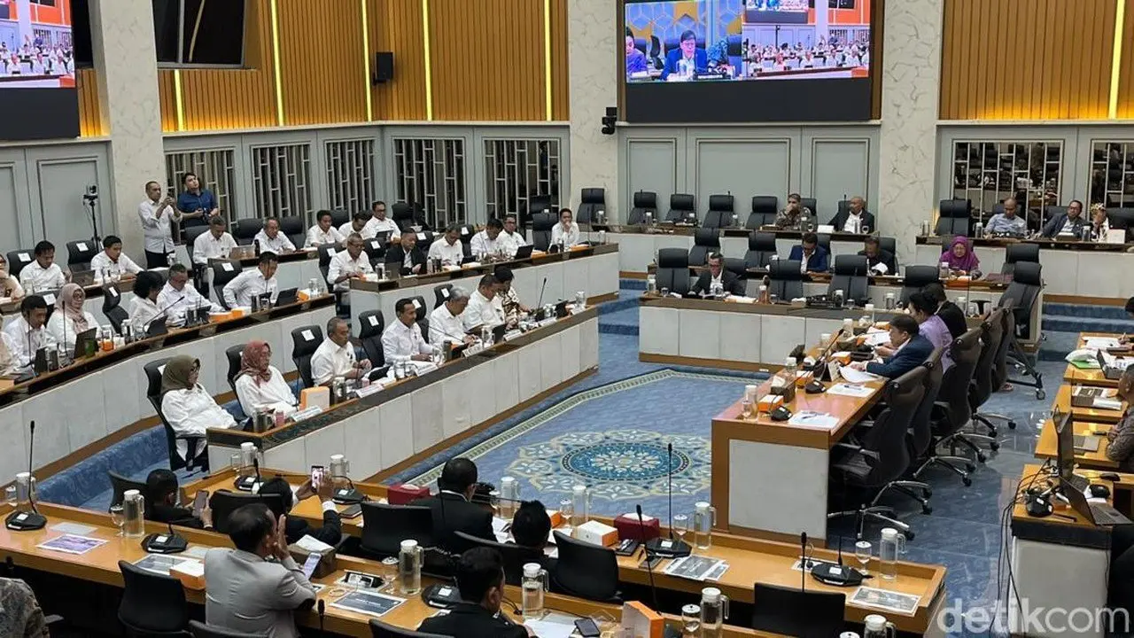 Menhut Izin Umrah, Wamenhut Paparkan Siaga Karhutla dan Kasus Tapir di Rapat Komisi IV