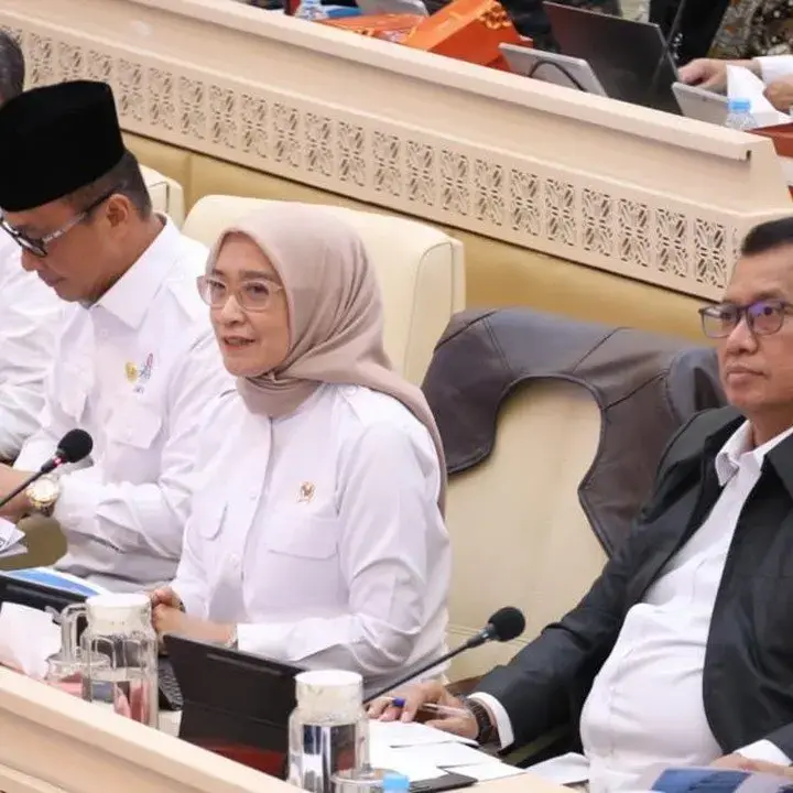 MenPAN-RB Paparkan Tujuh Capaian Reformasi Birokrasi 2025 di Rapat Kerja DPR