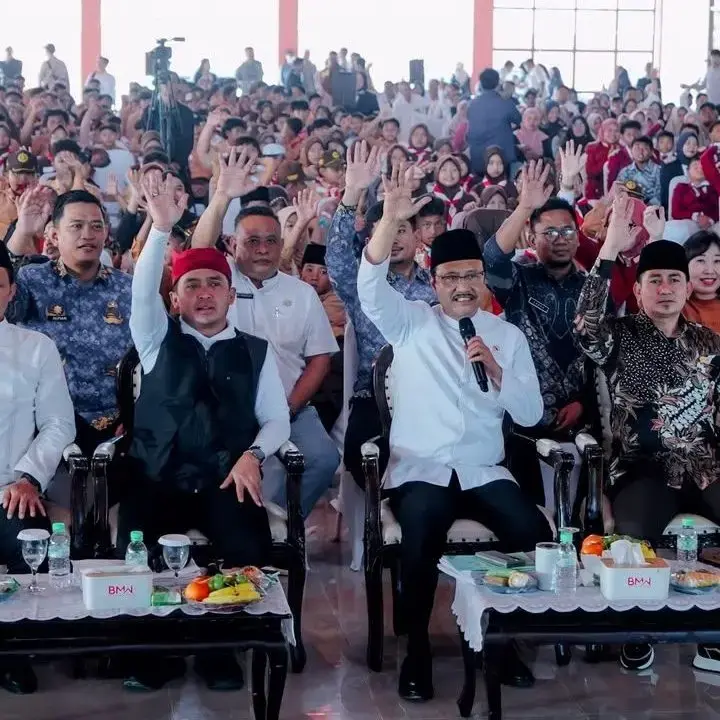 Mensos Minta Orang Tua Siswa Sekolah Rakyat Pasuruan Berikrar Mandiri