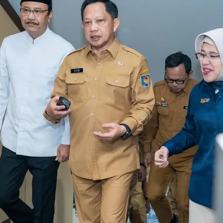 Mensos Minta Pemda Percepat Pemutakhiran DTSEN agar Bansos Tepat Sasaran