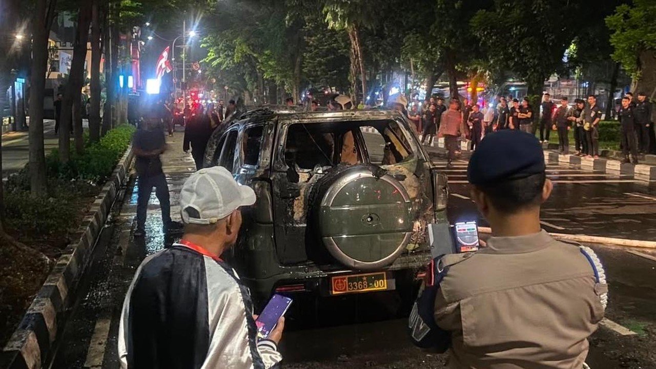 Mobil Pelat Dinas TNI di Senen Terbakar, Polisi Sebut Korsleting