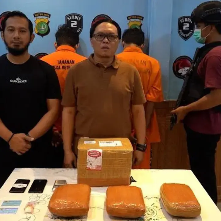 Modus Kurir Ekspedisi, Dua Pengedar Ganja 3 Kg Diringkus di Tangerang