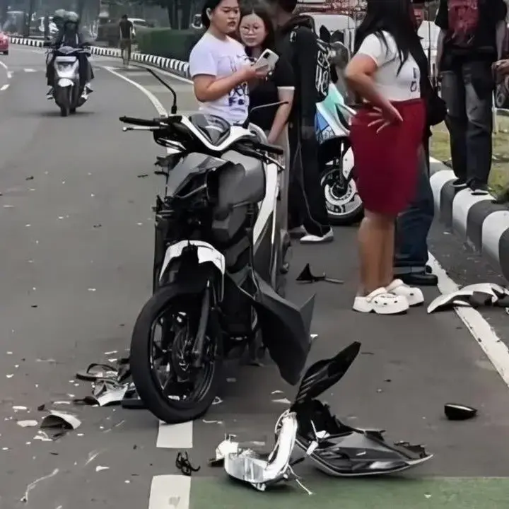 Motor Lawan Arah Picu Kecelakaan di Pakansari Bogor, Tiga Korban Dilarikan ke RS