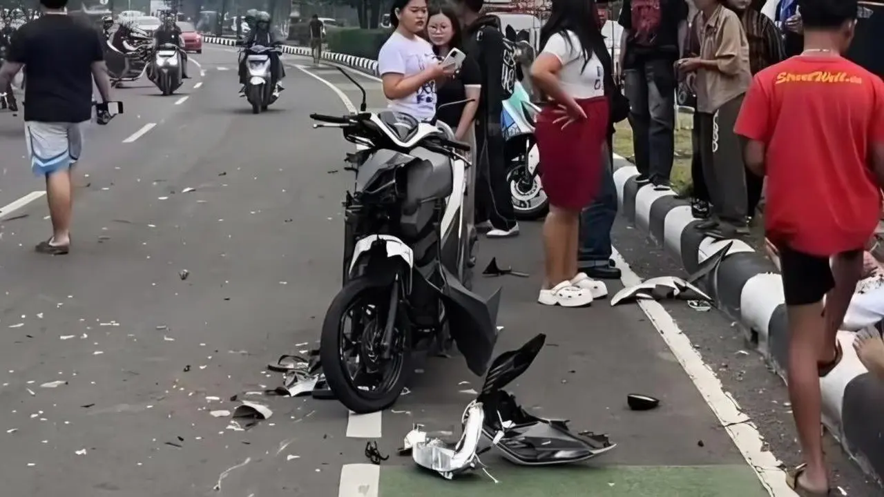 Motor Lawan Arah Picu Kecelakaan di Pakansari Bogor, Tiga Korban Dilarikan ke RS
