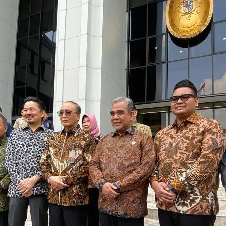 Muzani Sampaikan Pesan Prabowo Saat Hadiri Pemakaman Khamenei di Iran