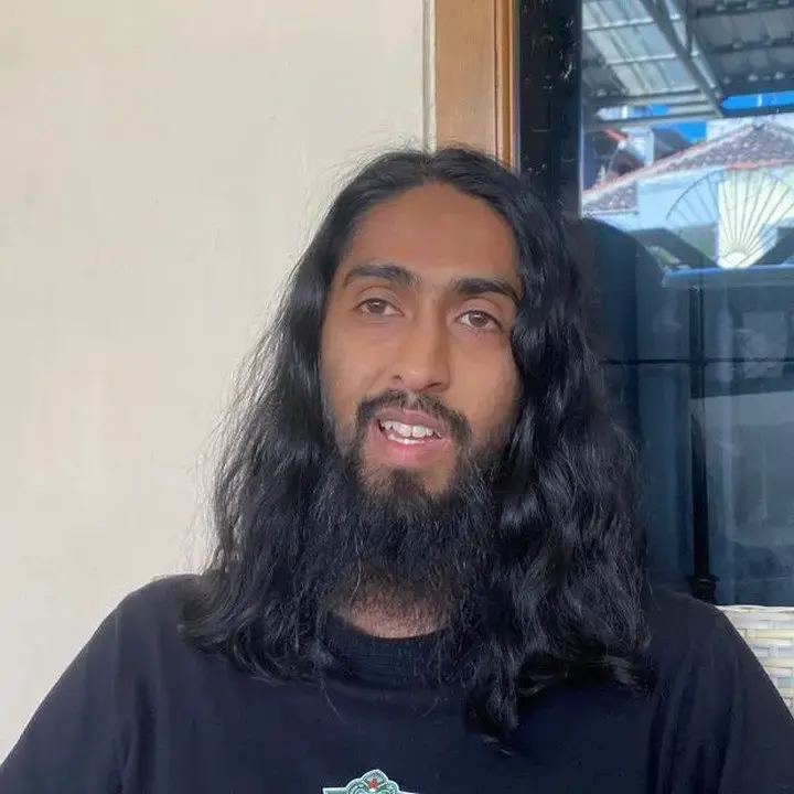 Pedagang Kambing di Kota Batu Viral Mirip Yesus, Banjir Tawaran Endorsement