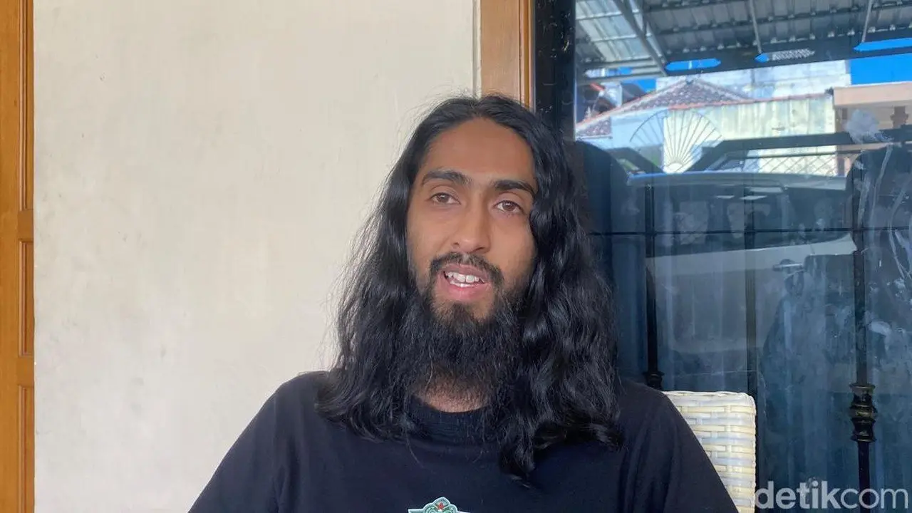 Pedagang Kambing di Kota Batu Viral Mirip Yesus, Banjir Tawaran Endorsement