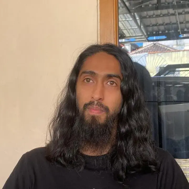 Pedagang Kambing Kota Batu Santai Disebut Mirip Yesus