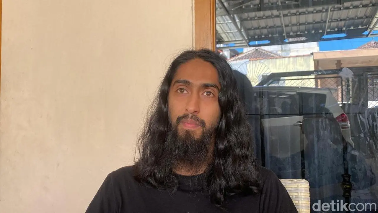 Pedagang Kambing Kota Batu Santai Disebut Mirip Yesus