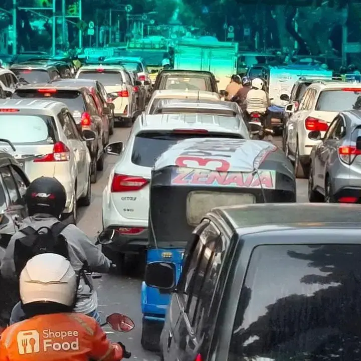 Pembongkaran JPO Tendean Picu Kemacetan Saat Jam Pulang