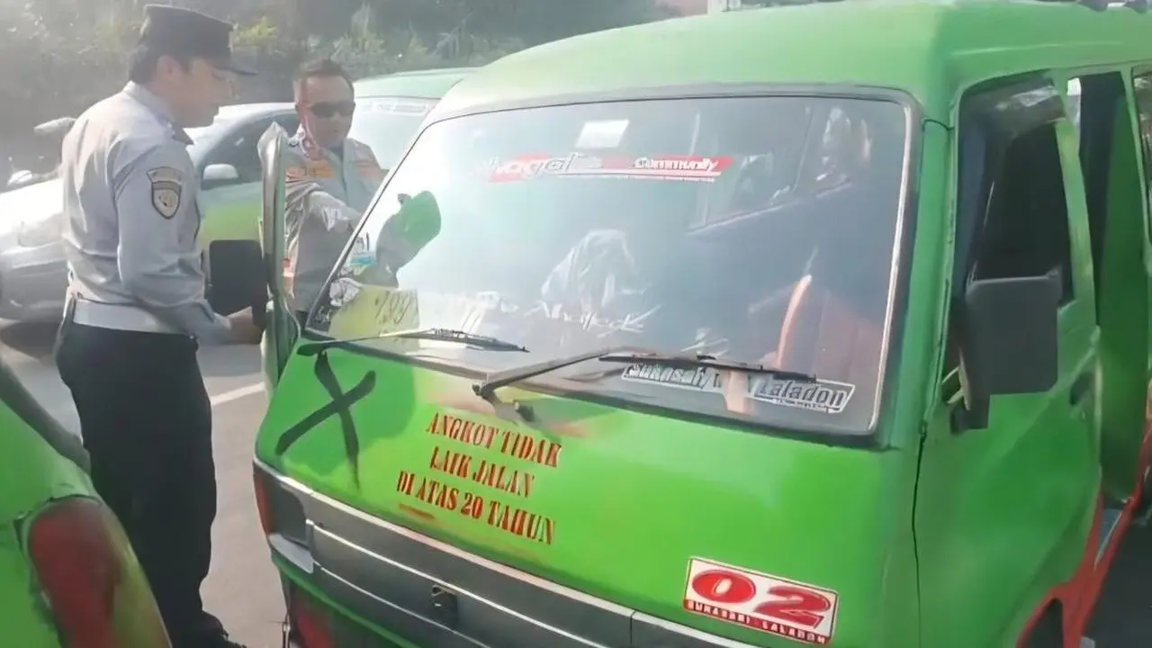 Pemkot Bogor Kandangkan 10 Angkot Usai Razia, 21 Unit Surat Disita