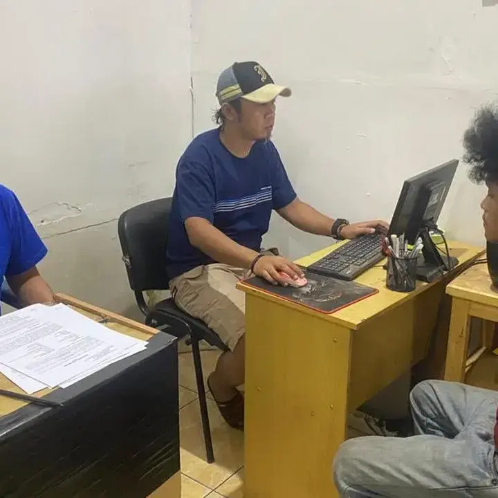 Pemuda 18 Tahun Diringkus di Citeureup Usai Bawa Golok dan Minta Miras ke Penjual Jamu