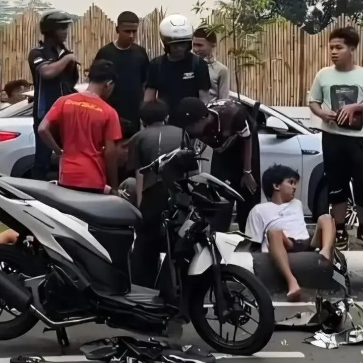 Pengendara RX King Lawan Arah Sebabkan Tabrakan Beruntun di Pakansari, Tiga Luka-luka