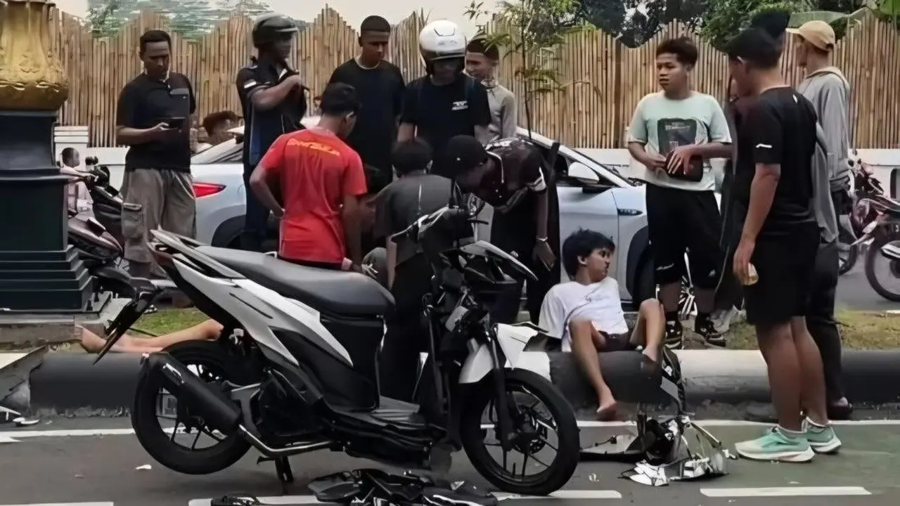Pengendara RX King Lawan Arah Sebabkan Tabrakan Beruntun di Pakansari, Tiga Luka-luka