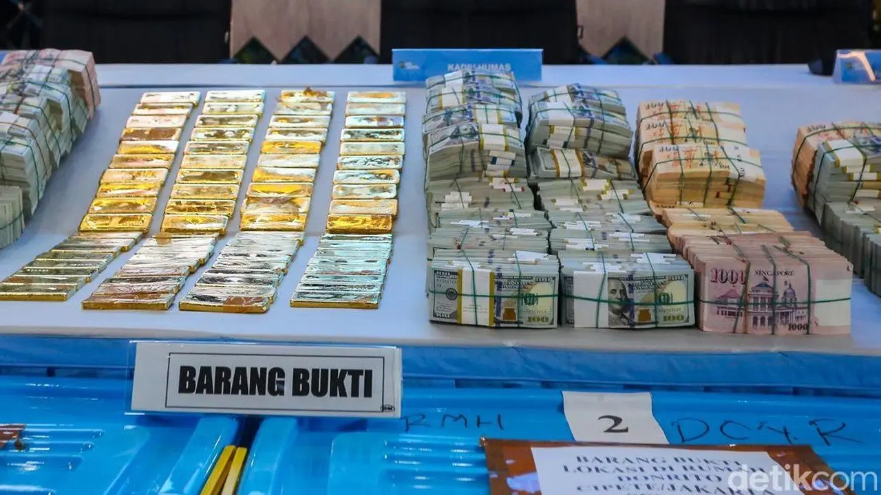 Polda Metro Jaya Limpahkan Don Ritto Beserta Uang Miliaran dan 74 Kg Emas ke Kejagung