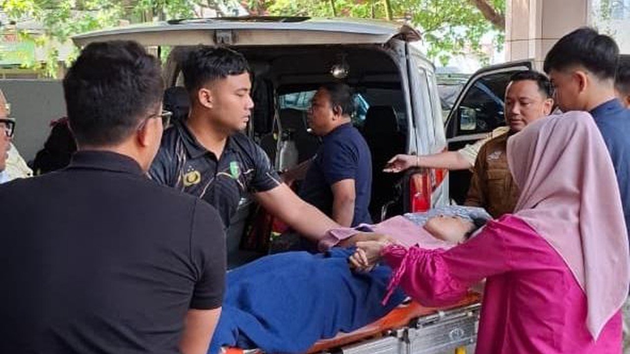 Polisi Evakuasi Wanita Alami Keguguran di Stasiun Sawah Besar