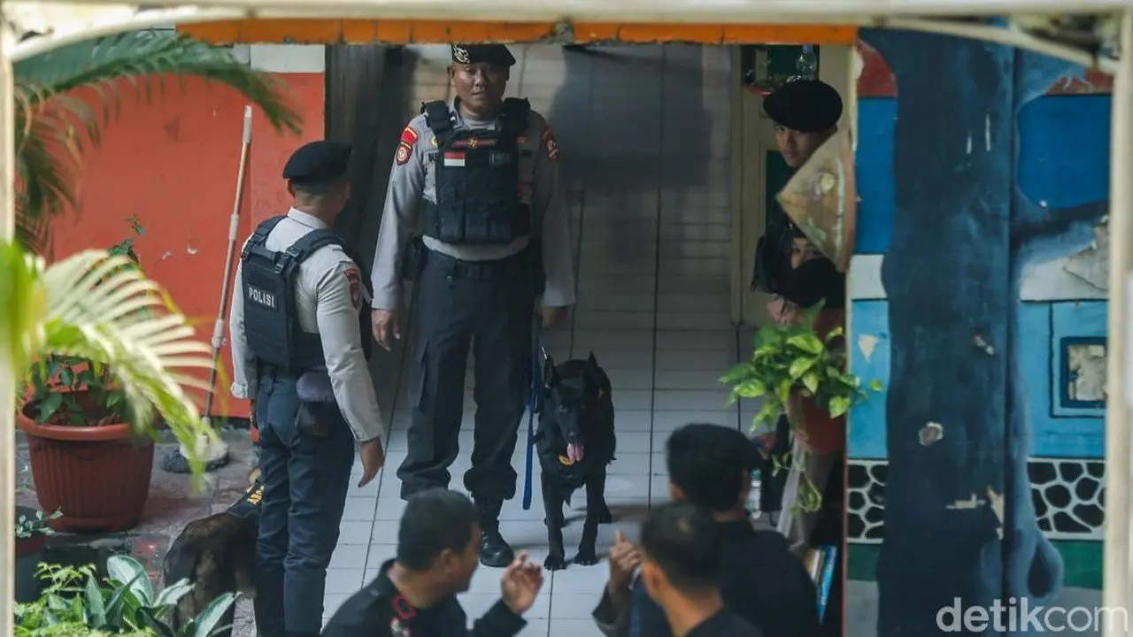 Polisi Tangkap Pengirim Ancaman Bom ke SDN Srengseng Sawah, Pelaku Mengaku "Iseng Saja"
