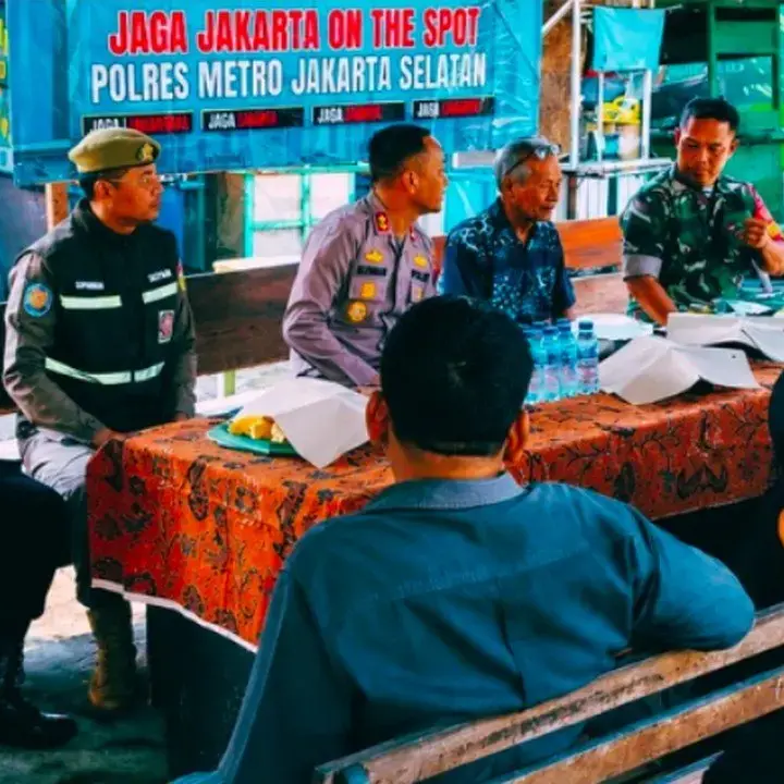 Polres Jaksel Dekati Warga Lewat “Jaga Jakarta On The Spot”, Salurkan Bansos dan Serap Aspirasi