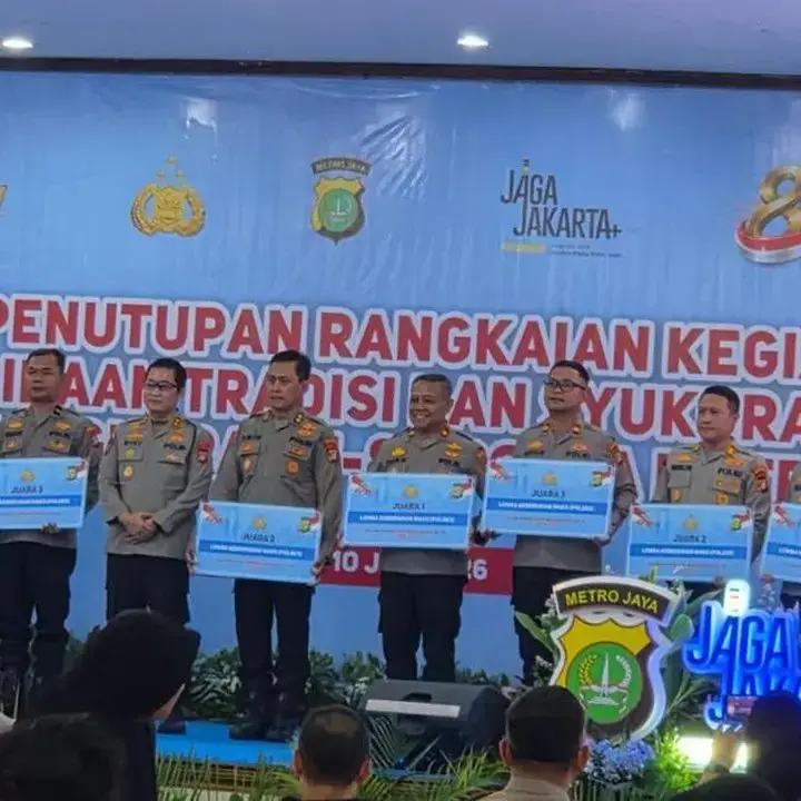 Polres Kepulauan Seribu Sabet Dua Penghargaan pada Perayaan Hari Bhayangkara Ke-80