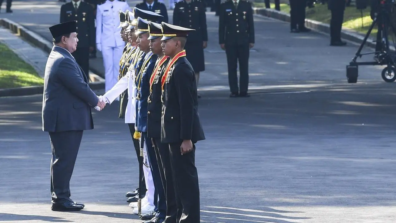 Prabowo Pimpin Pelantikan Perwira Remaja TNI-Polri di Istana