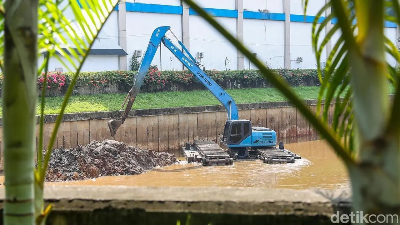 Pramono Anung Prioritaskan Normalisasi Sungai Jakarta Saat Musim Kemarau