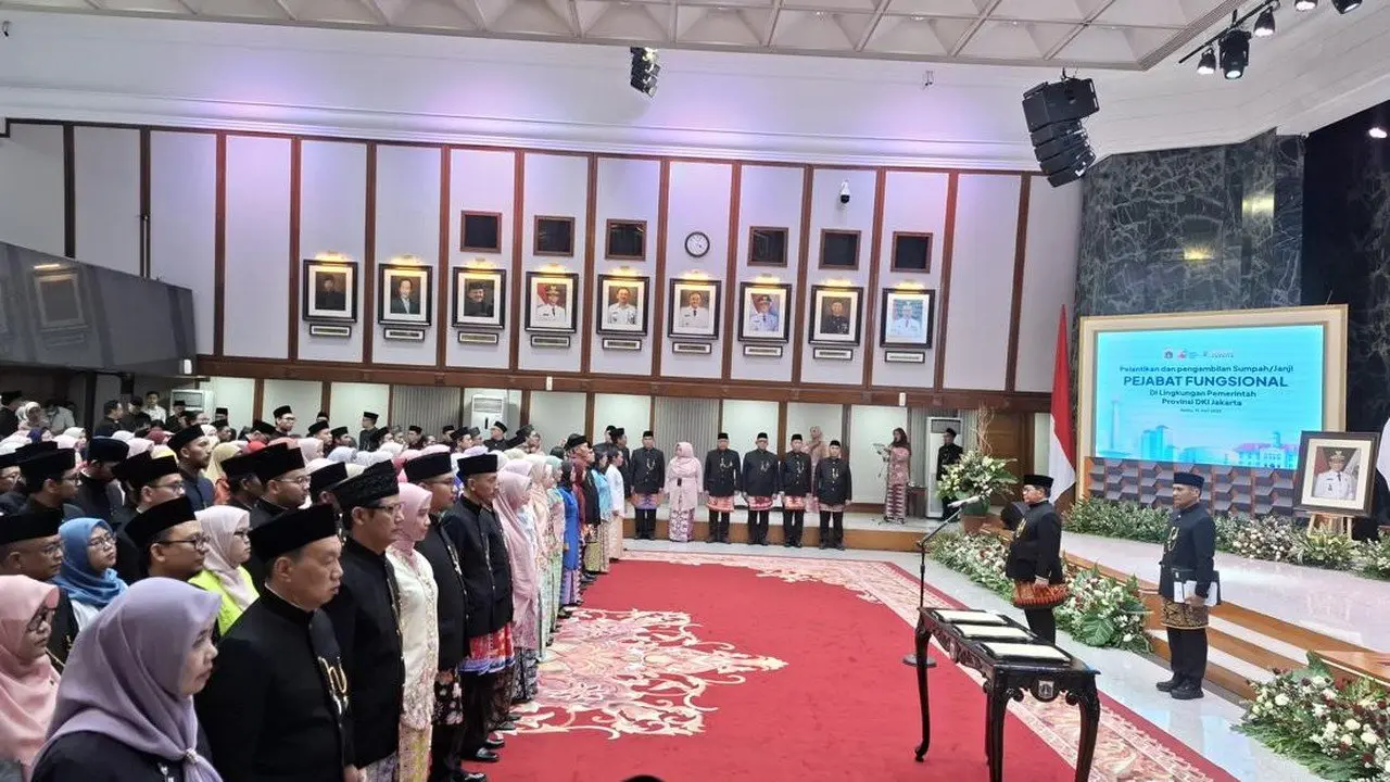 Pramono Lantik 239 Pejabat Fungsional Pemprov DKI, Tekankan Peran Pendidikan