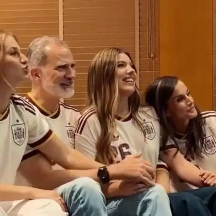 Raja Felipe VI Nobar Bareng Keluarga Saat Spanyol Melaju ke Final Piala Dunia