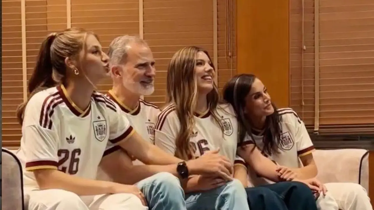 Raja Felipe VI Nobar Bareng Keluarga Saat Spanyol Melaju ke Final Piala Dunia