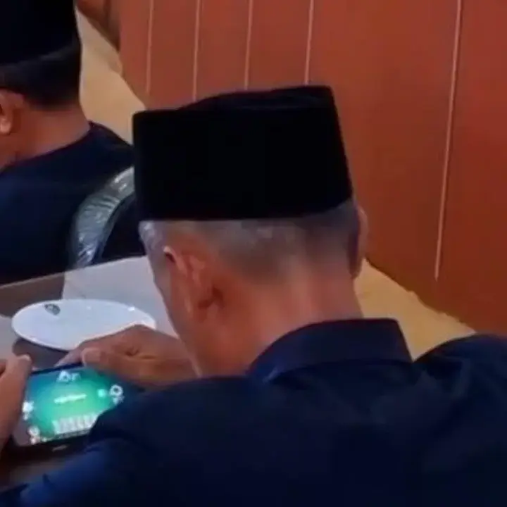Rekam Jejak Camat Madiun yang Terpergok Bermain Game Saat Rapat Paripurna DPRD