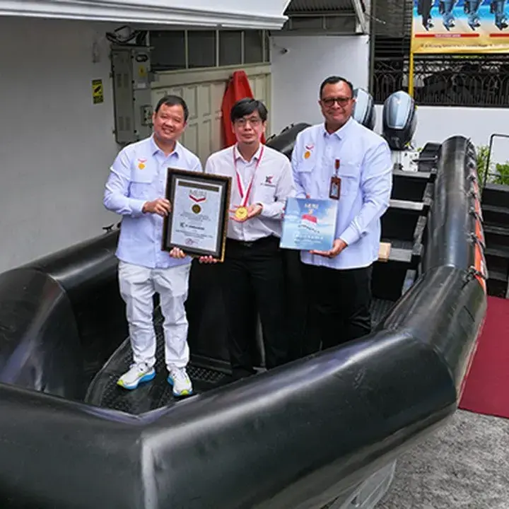Rekor MURI untuk Keman Boat 10, Perahu Polietilen Terbesar Karya Anak Bangsa