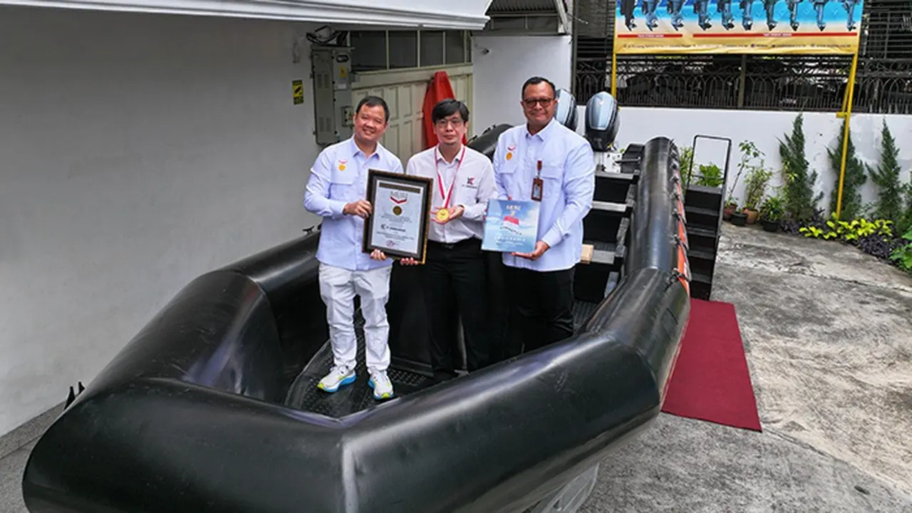 Rekor MURI untuk Keman Boat 10, Perahu Polietilen Terbesar Karya Anak Bangsa