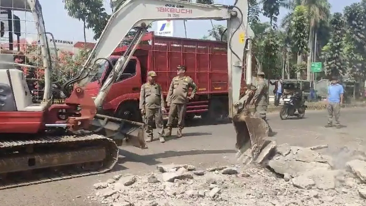 Satpol PP Depok Tertibkan 25 Bangunan Liar, 10 Diduga Tempat "Kopi Pangku"