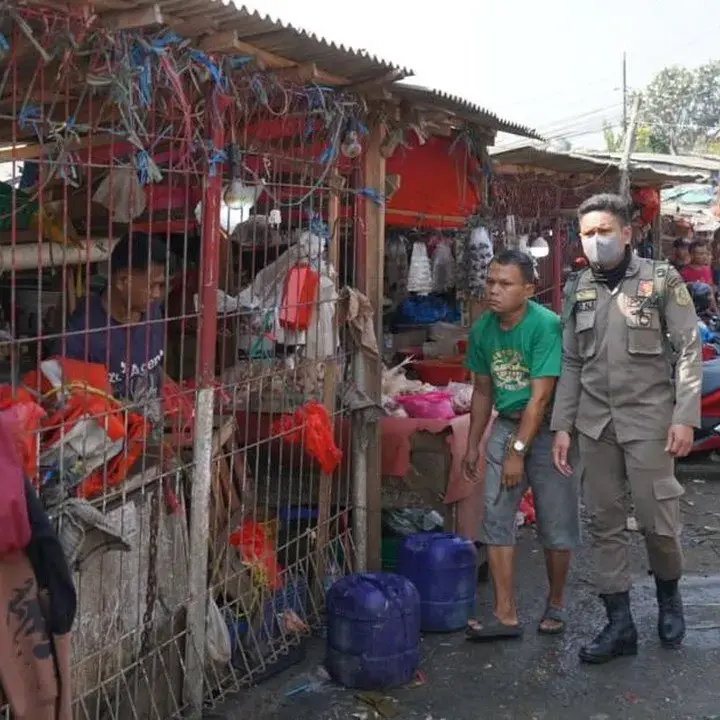 Satpol PP Tertibkan PKL dan Parkir Liar di Sekitar Pasar Citeureup
