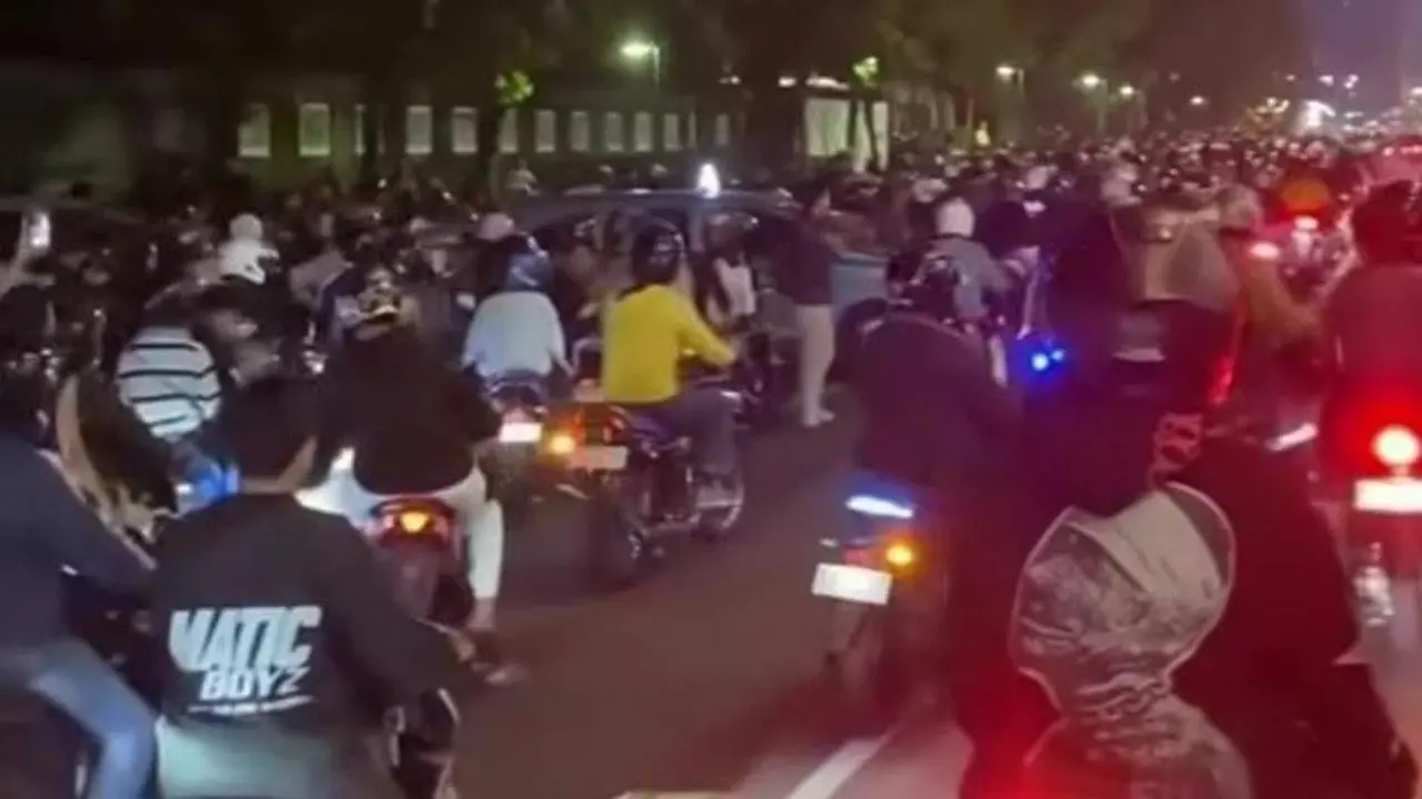 Selebgram Pimpin Konvoi Motor Viral, Bundaran HI Macet Parah